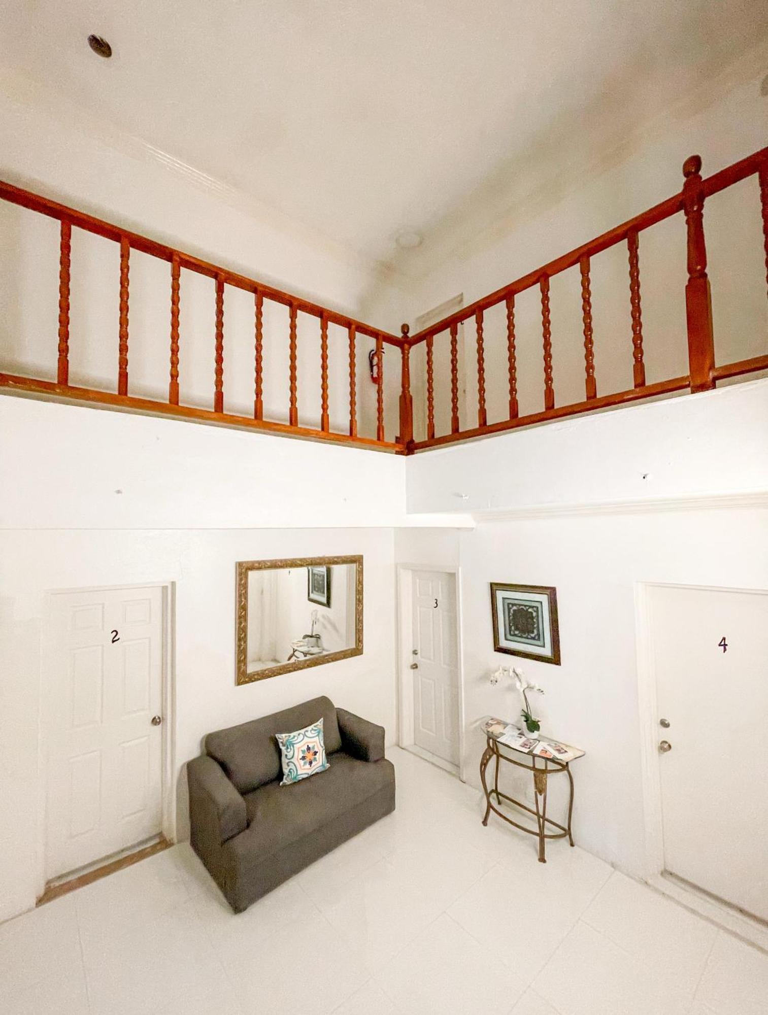 Bed and Breakfast Golden Palms House Nassau Exteriér fotografie