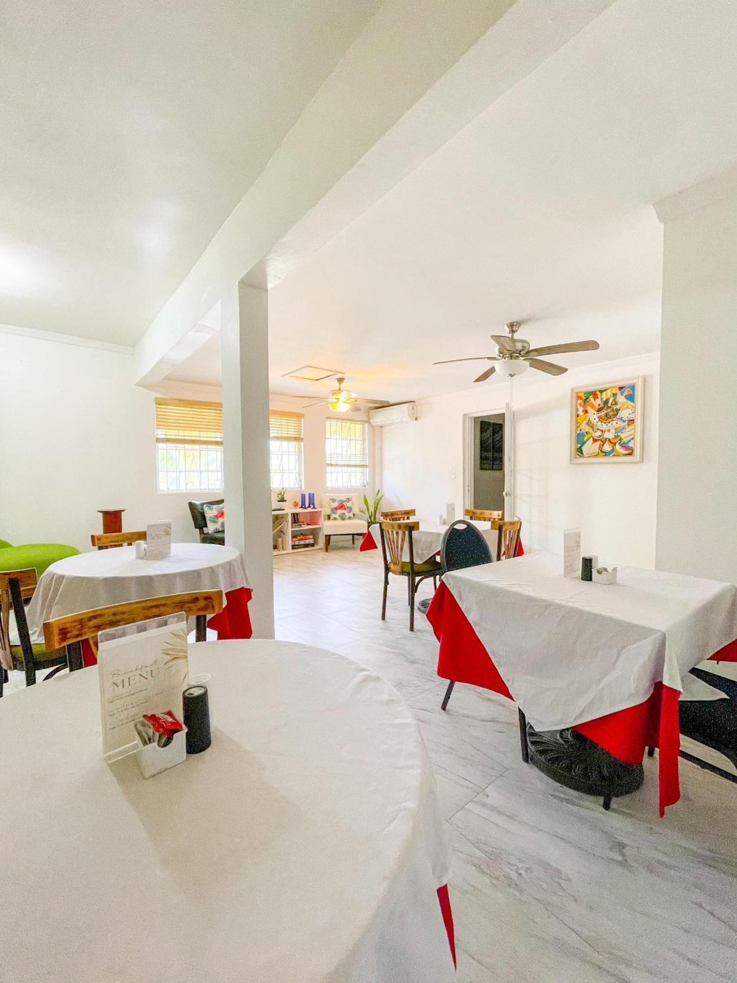 Bed and Breakfast Golden Palms House Nassau Exteriér fotografie