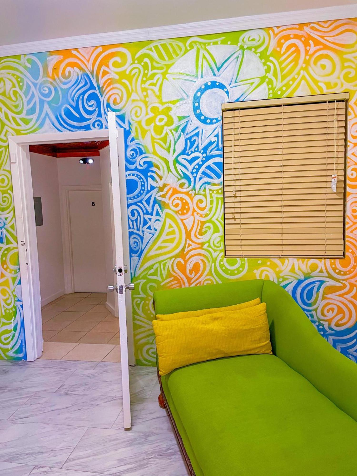 Bed and Breakfast Golden Palms House Nassau Exteriér fotografie