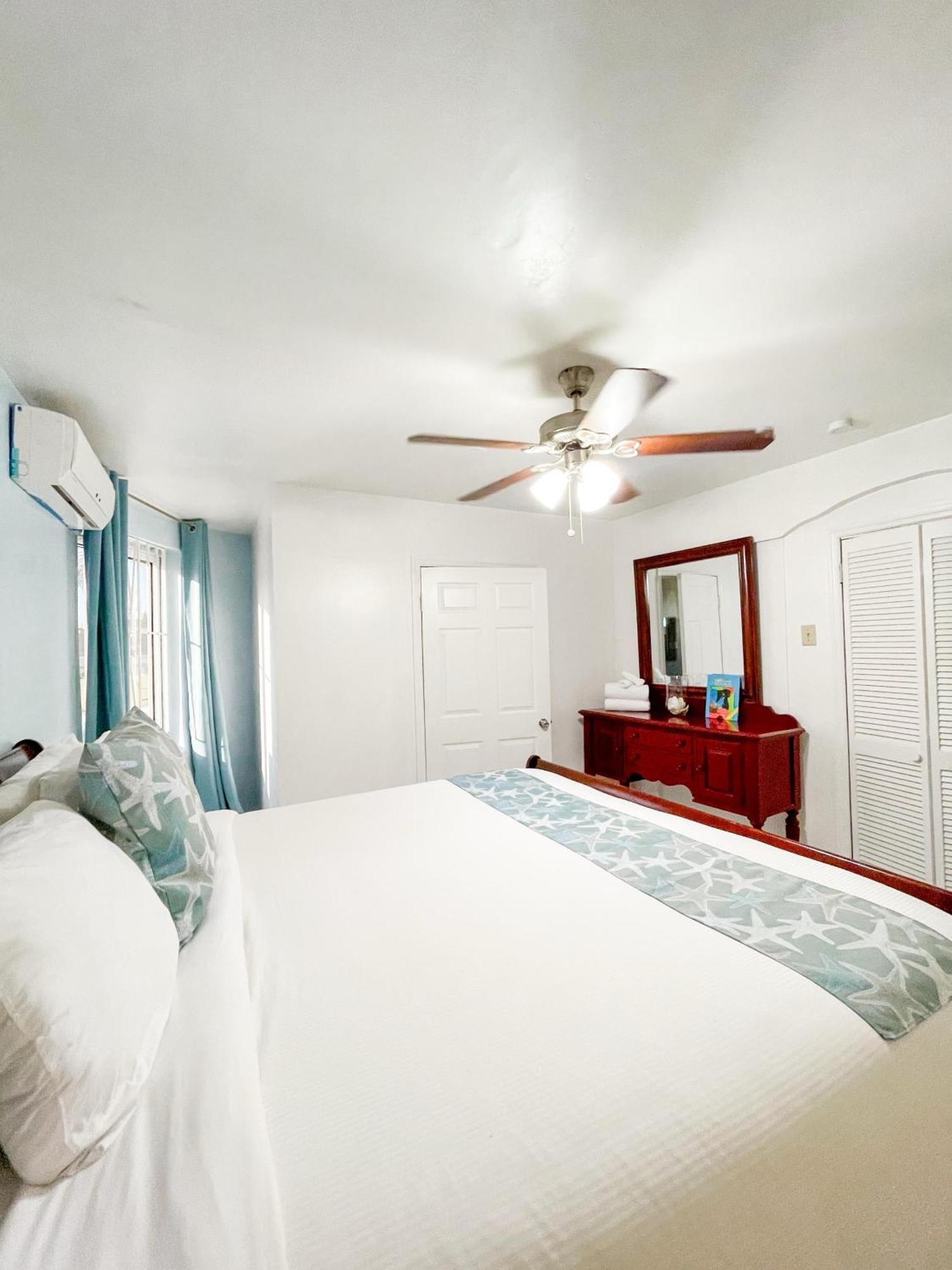 Bed and Breakfast Golden Palms House Nassau Exteriér fotografie