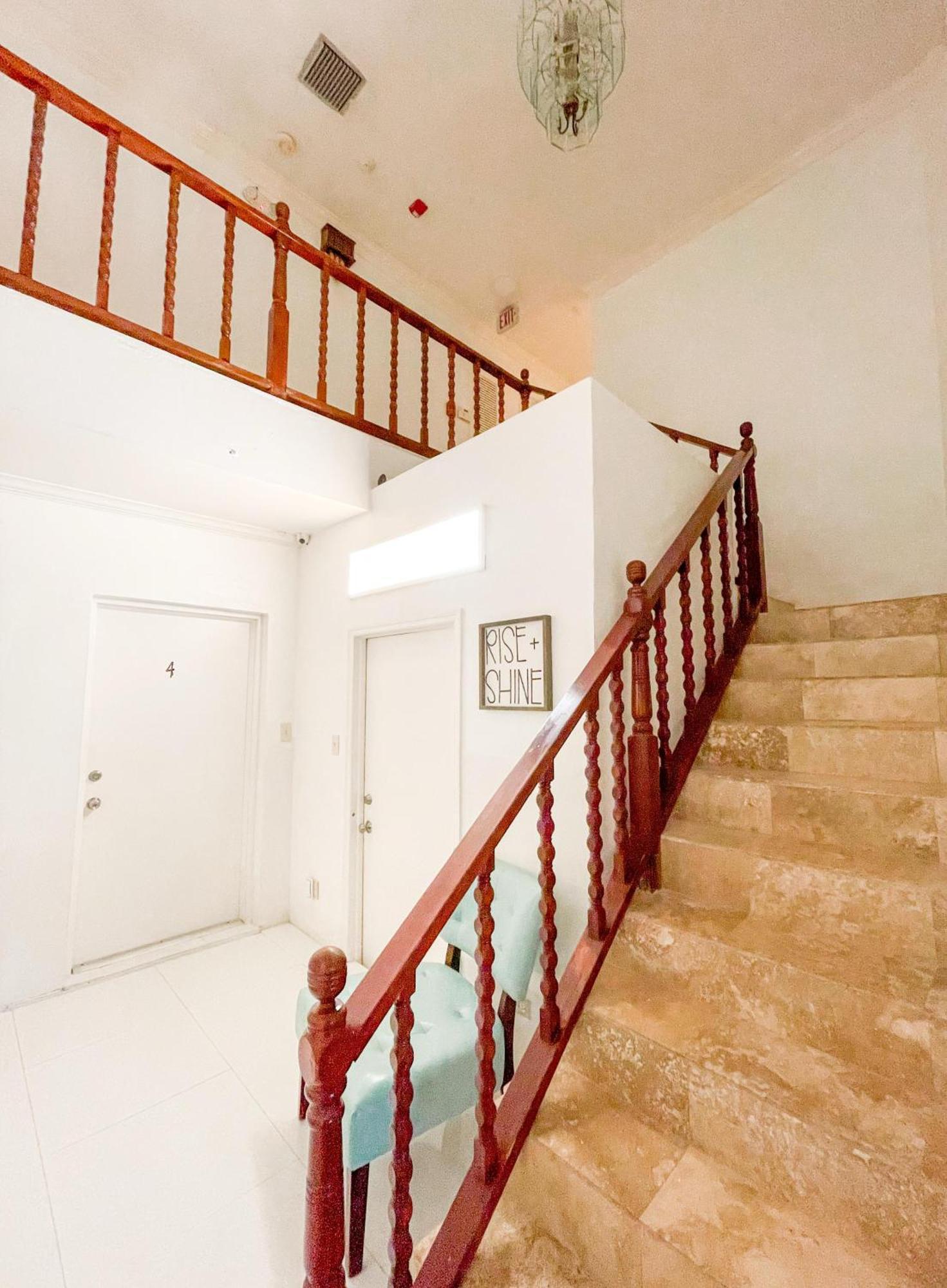 Bed and Breakfast Golden Palms House Nassau Exteriér fotografie