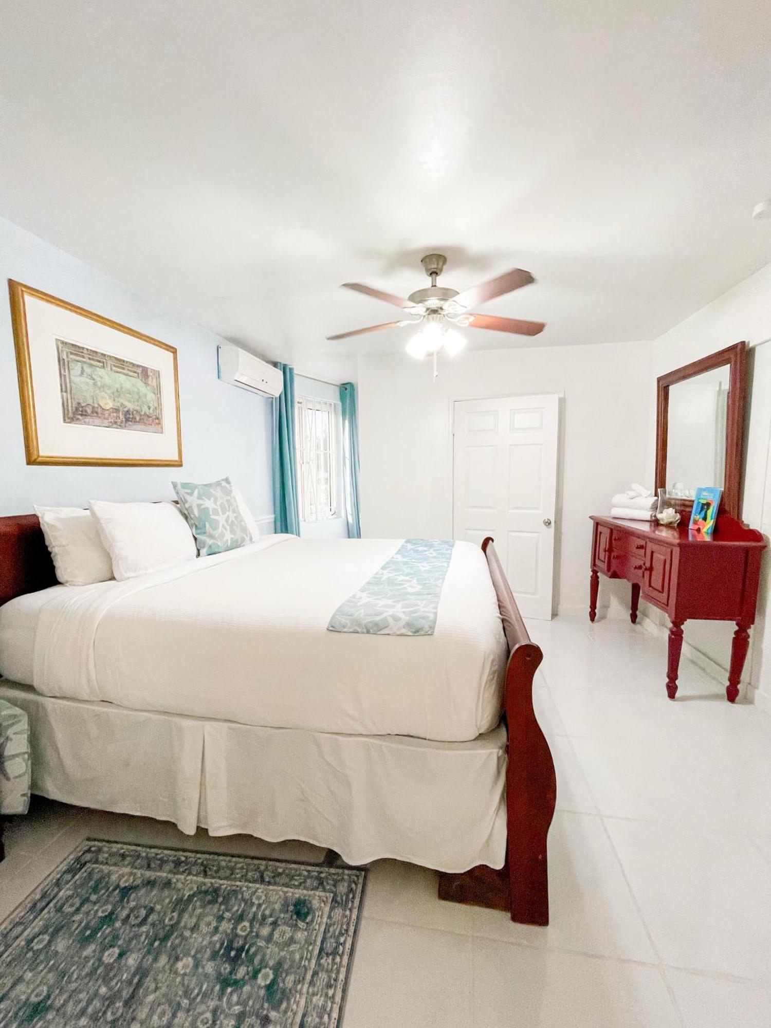 Bed and Breakfast Golden Palms House Nassau Exteriér fotografie
