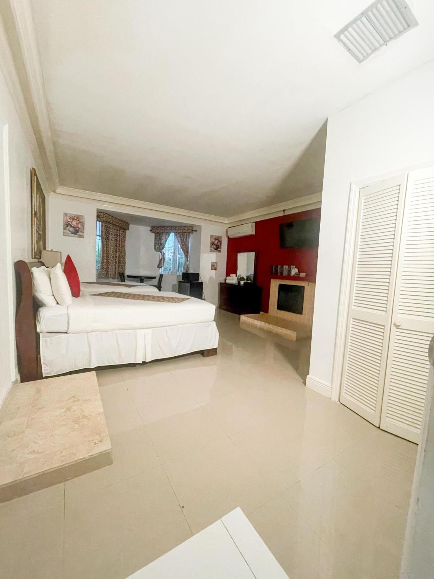 Bed and Breakfast Golden Palms House Nassau Exteriér fotografie